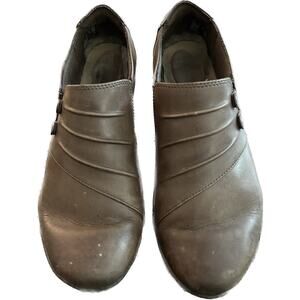 Clarks Collection Women’s Size 7.5M Brown Leather Soft Cushion Slip On Shoes